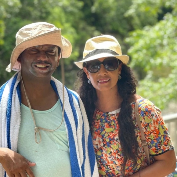 Meet your Posher, Latchmy - Picture 1 of 1